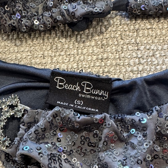 Beach Bunny Run the World Glittering Sequin Bikini set - size S - Picture 3 of 8